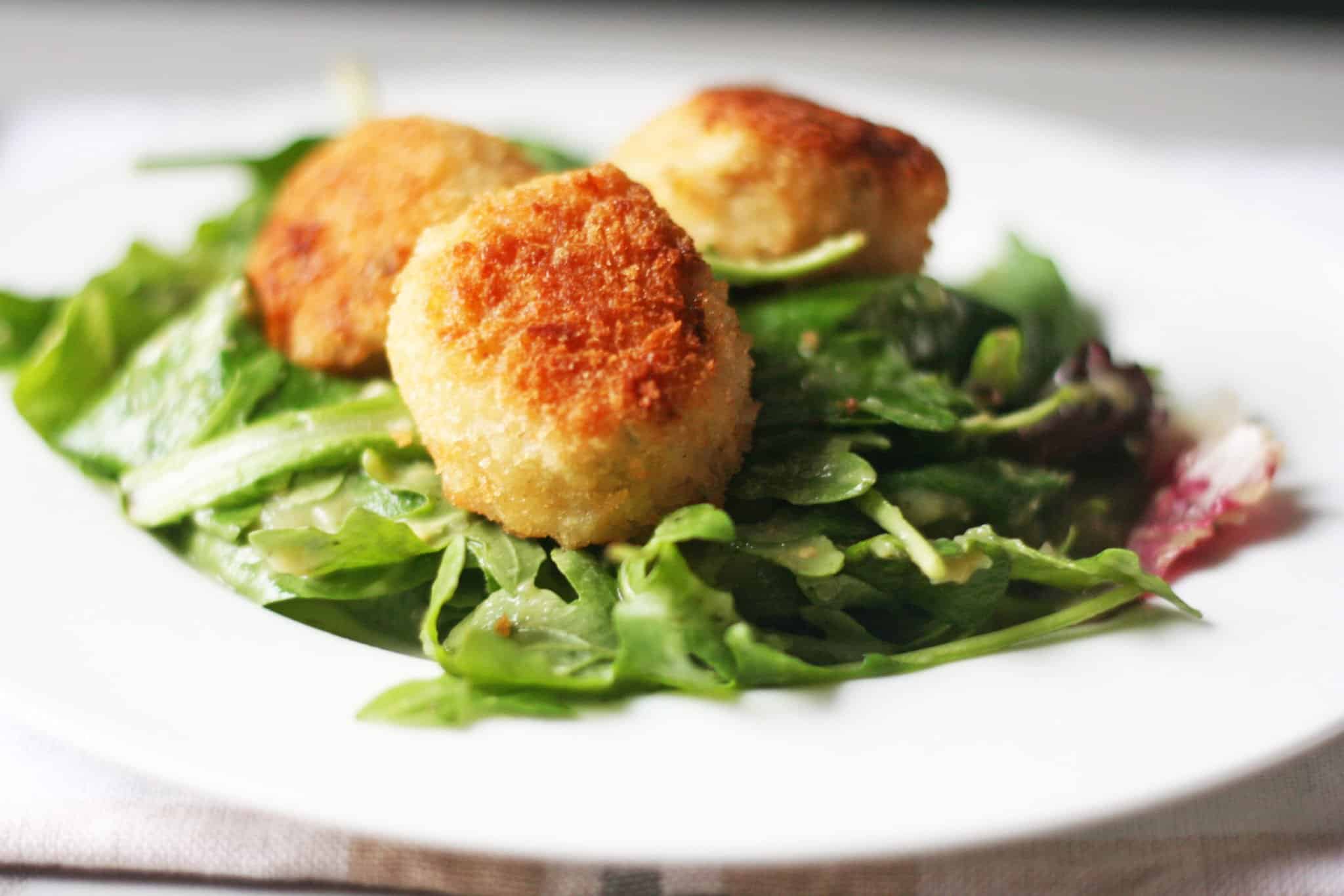 gardein crabless cakes salad with a roasted tomatillo avocado dressing