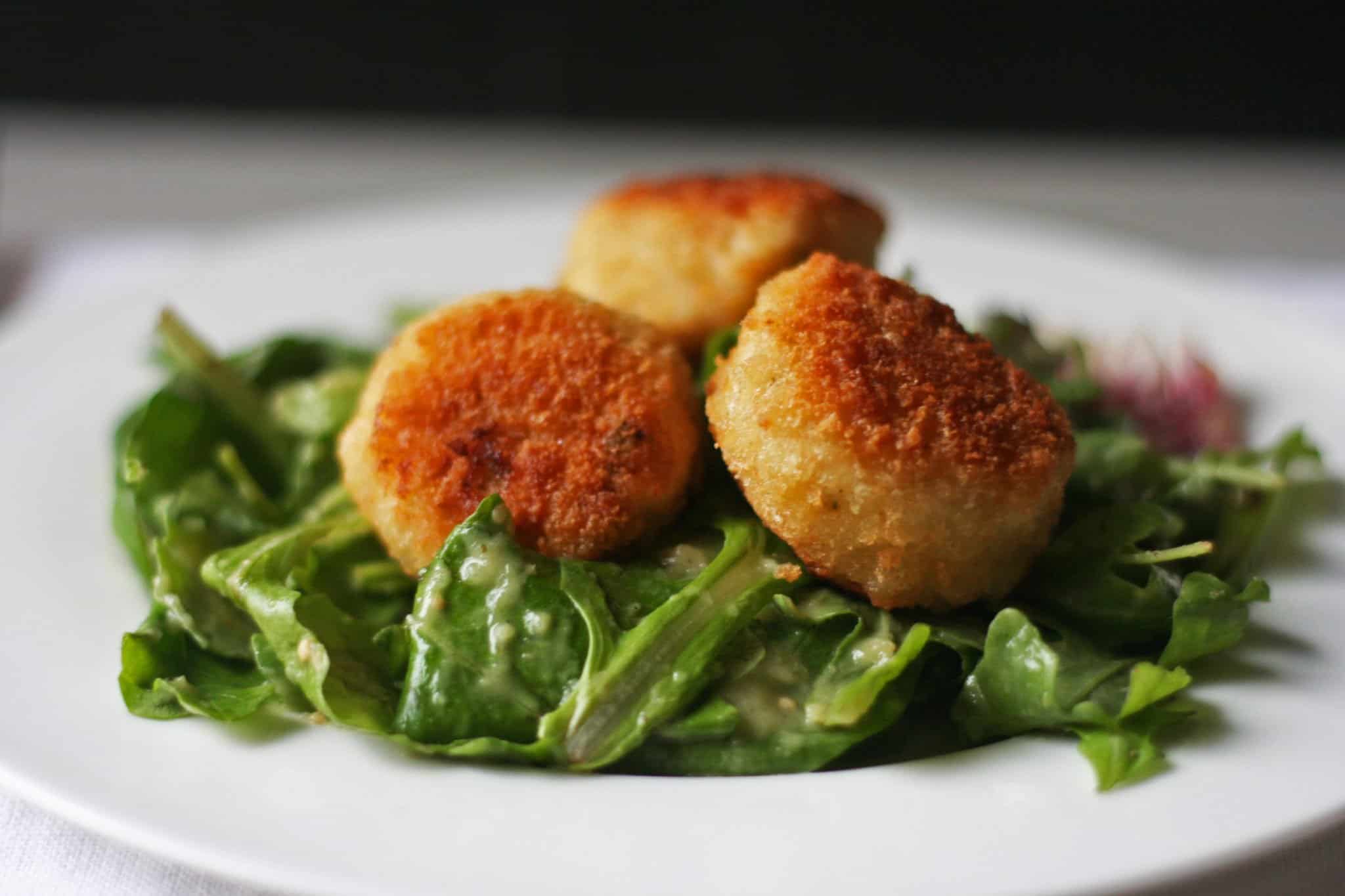 gardein crabless cakes salad with a roasted tomatillo avocado dressing