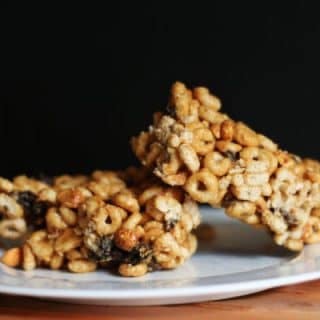 easy snack made with cheerio and dried fruit