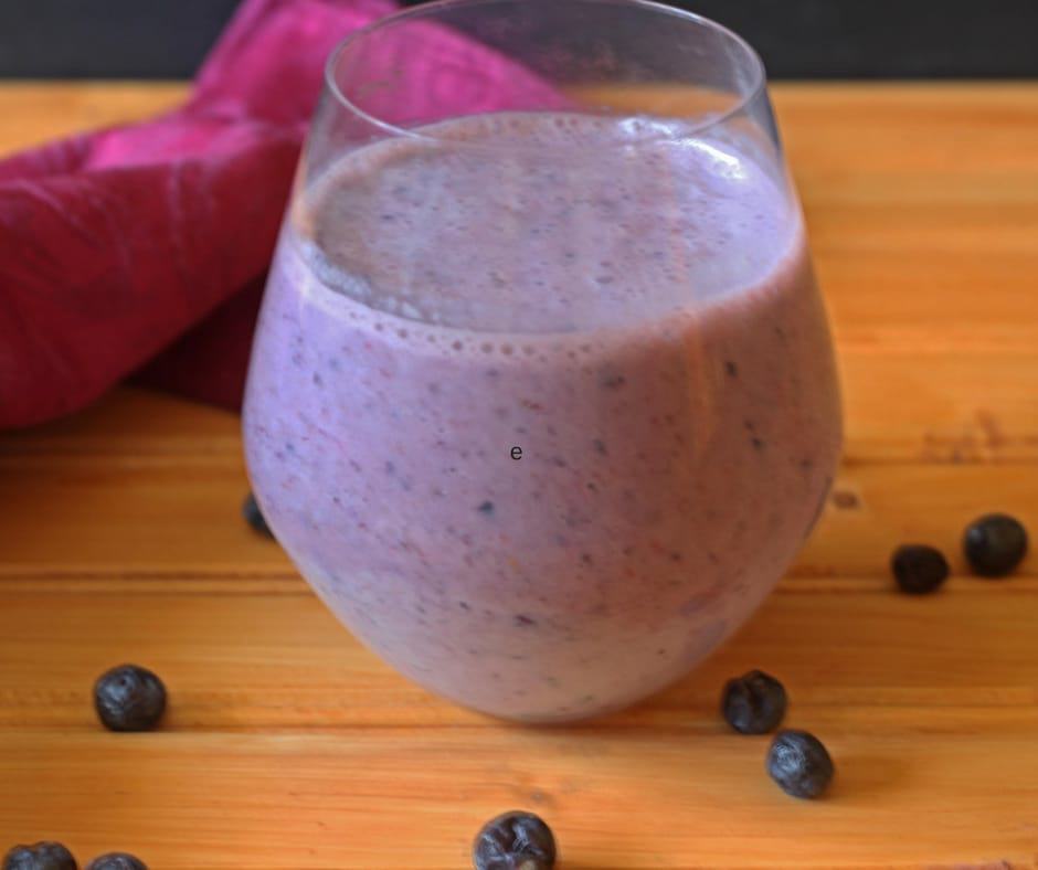 triple berry smoothie