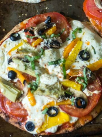 Mediterranean Veggie Flatbread Pizza