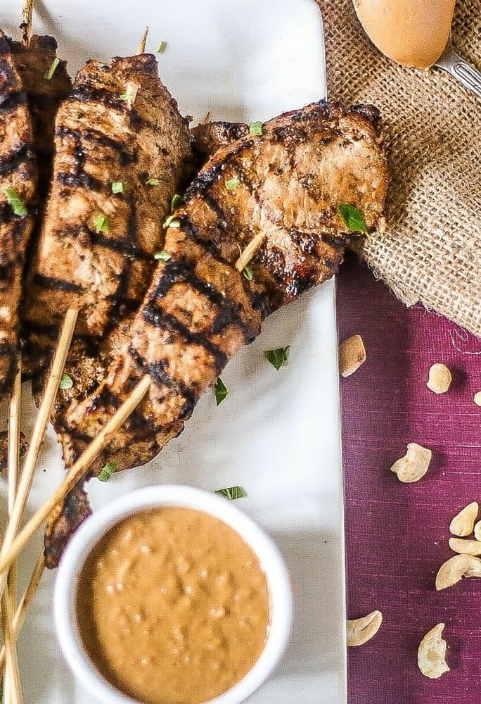chicken satay with spicy peanut dipping sauce 