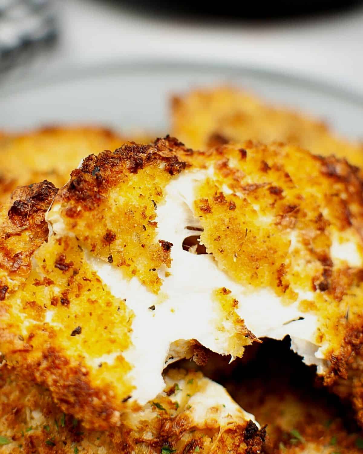 https://www.everydayeileen.com/wp-content/uploads/2020/12/air-fryer-mozzarella-medallions6.jpg