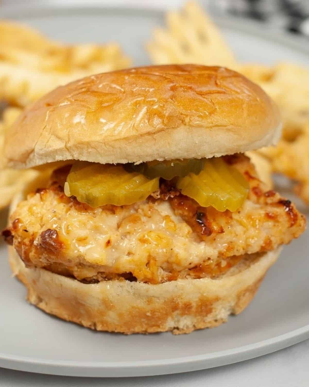 https://www.everydayeileen.com/wp-content/uploads/2022/07/chick-fil-a-chicken-sandwich3.jpg