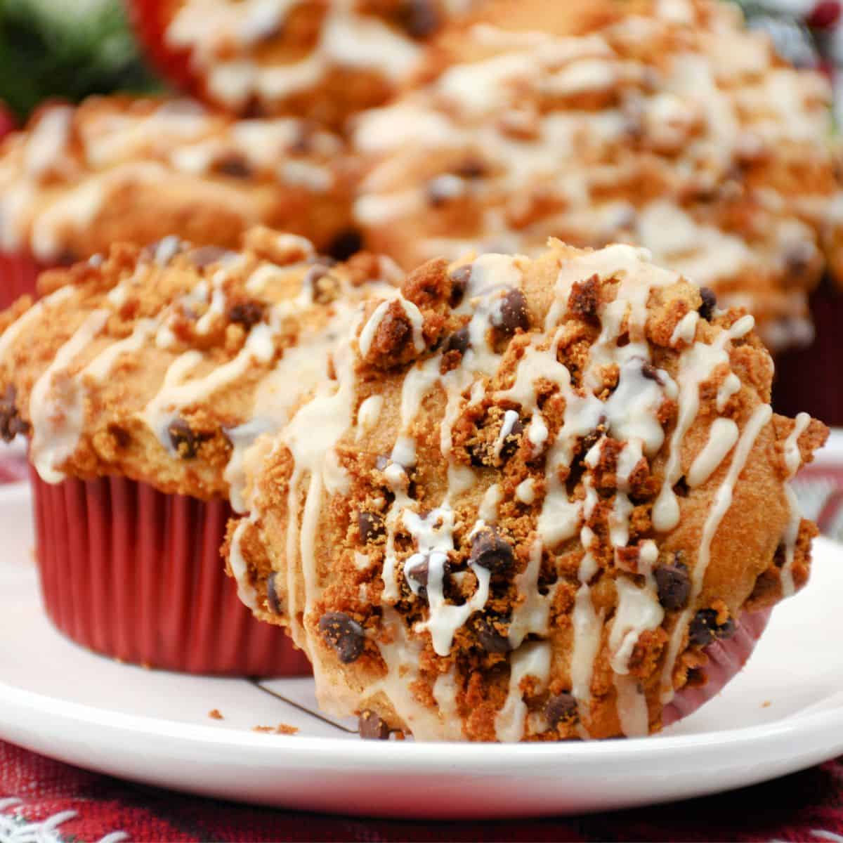 Gingerbread muffins on a plate.