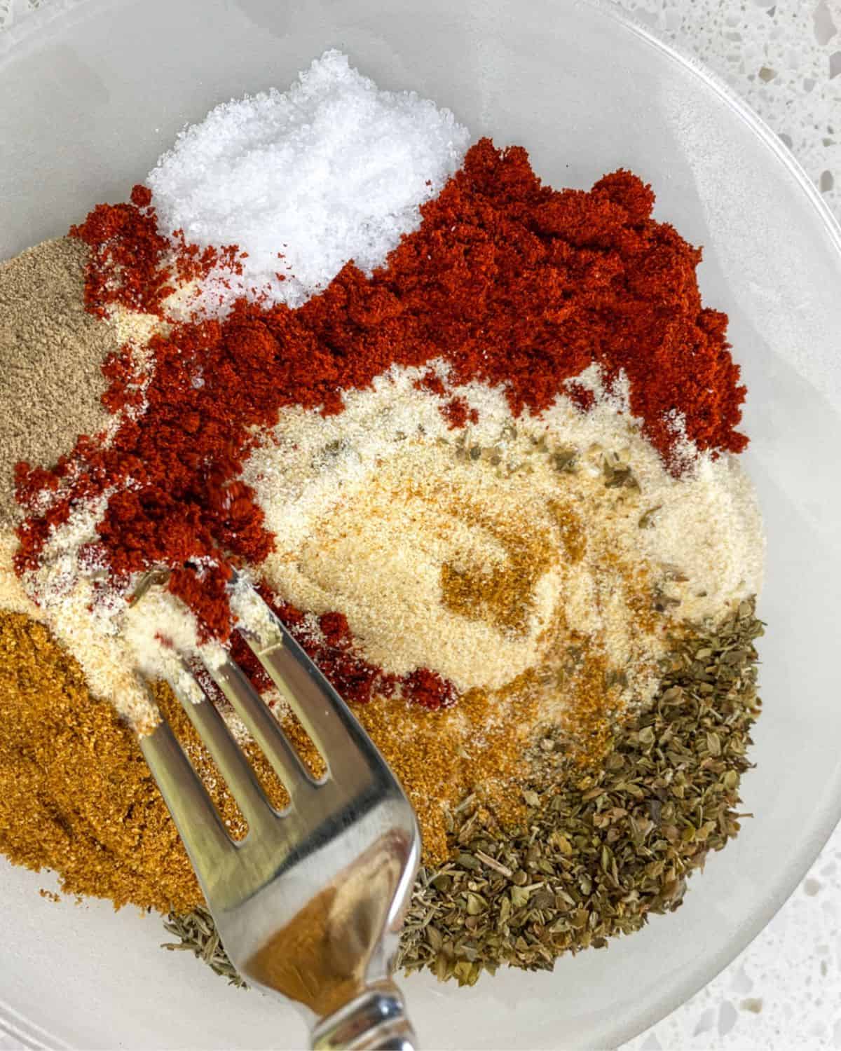 how to make cajun seasoning in a bowl.