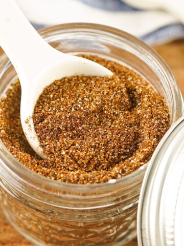 Homemade chili seasoning in a mason jar.