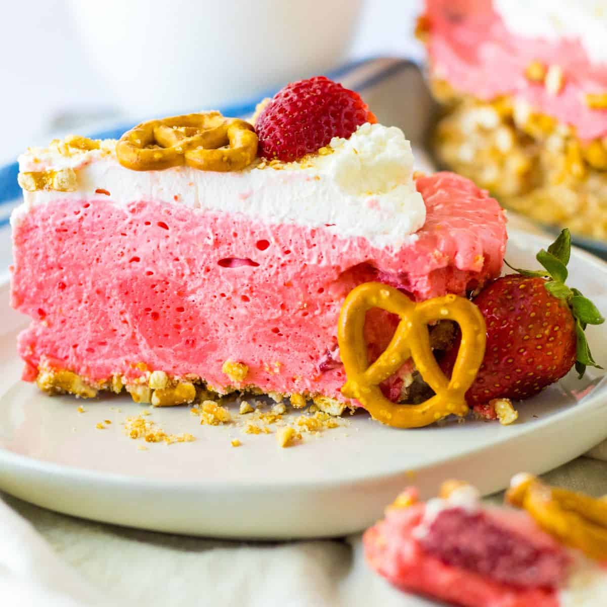 No bake strawberry pretzel pie